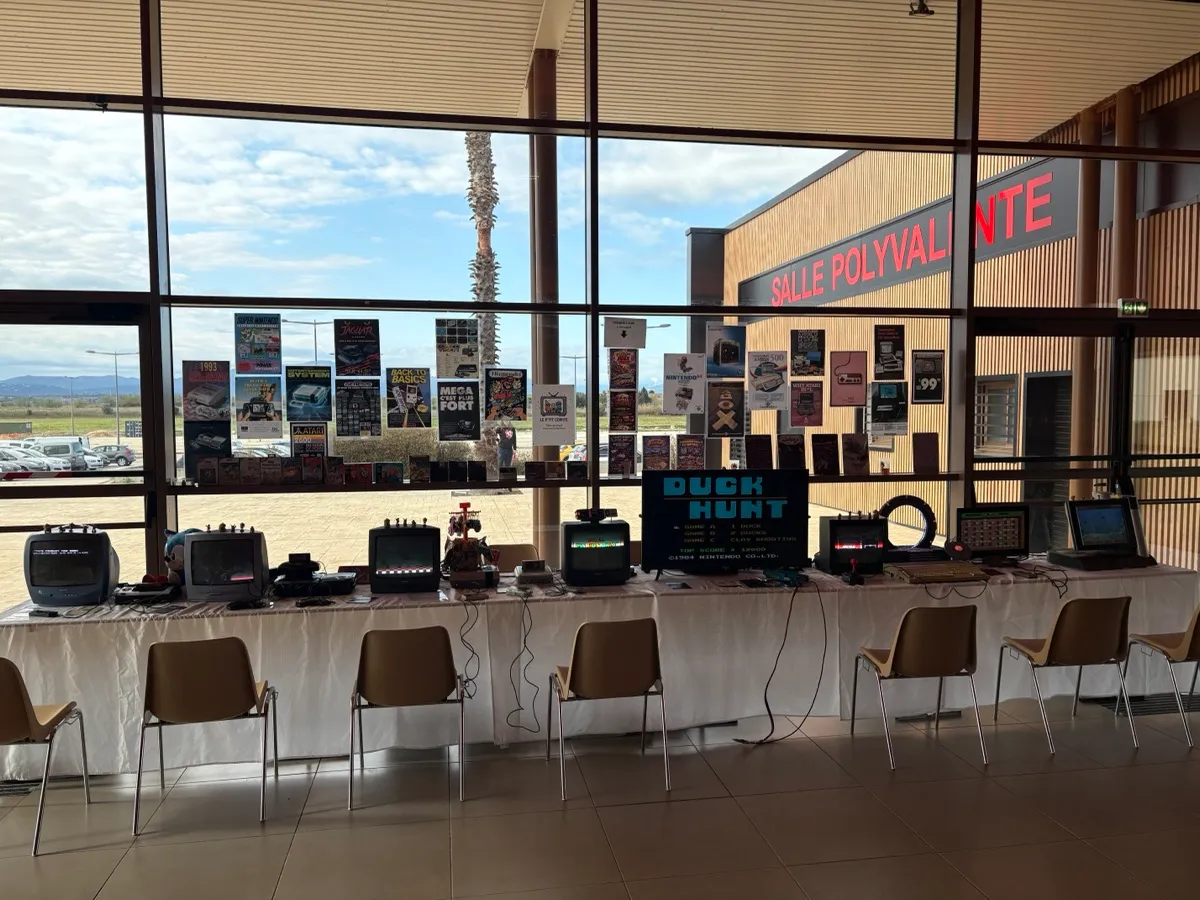L'espace rétro gaming du P'tit Comité à la convention Aka To Kin 2026